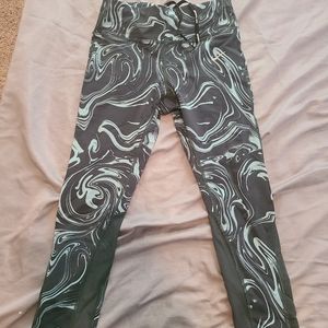 Nike capri leggings